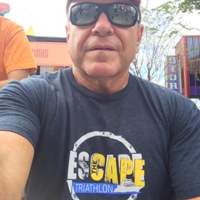 Profile Picture of Dave Weinberg (@DaveWeinberg19) on Twitter