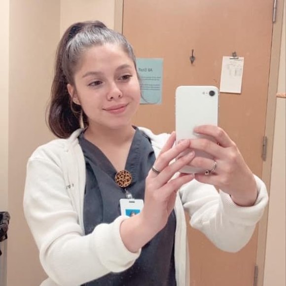 Profile Picture of Michelle Perla (@michelleperla) on Poshmark