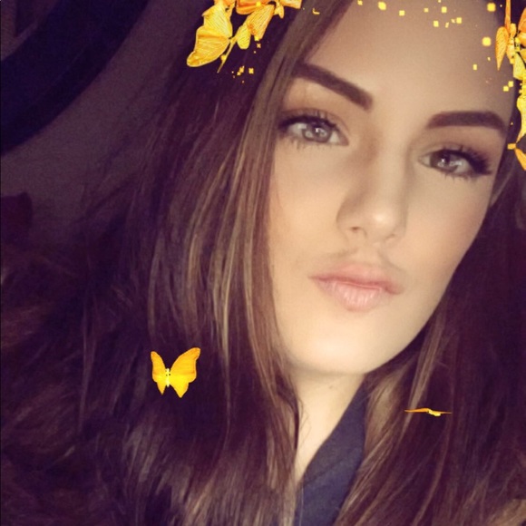 Adalyn Zajicek - Poshmark Profile Picture of Adalyn Zajicek (@adalynzajicekkk) on Poshmark