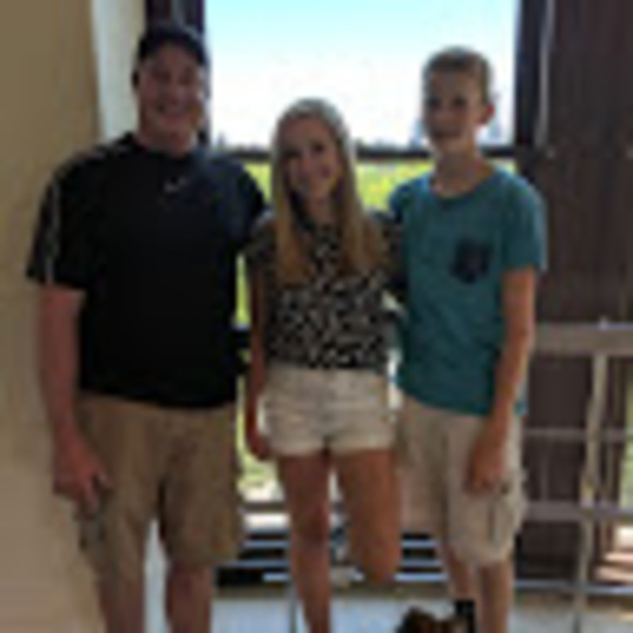 Profile Picture of Jim Pepper (@jmpepper33) on Poshmark