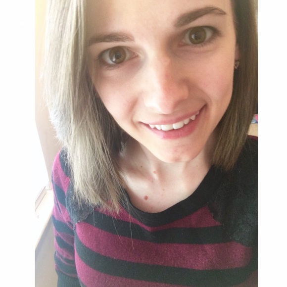 Profile Picture of Megan Smelgus (@mlsmelgus) on Poshmark