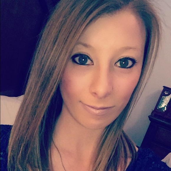 Profile Picture of Annamarie Werthmann (@werthmann1) on Poshmark