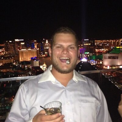 Profile Picture of Tim Resnick (@SkimMilk88) on Twitter