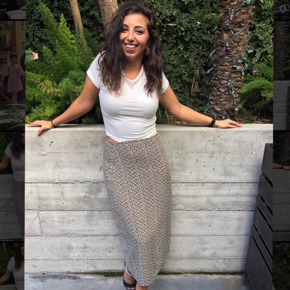 Profile Picture of Renee Khoury (@reneekhoury) on Poshmark