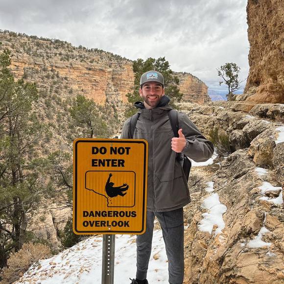 Profile Picture of Matt Sharp (@mattsharp563) on Poshmark