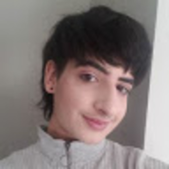 Profile Picture of Skyler Trotta (@trottaskye) on Poshmark
