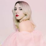 Profile Picture of Elizabeth Day (@ohheyitsday) on Instagram