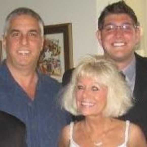 Bridget Walowitz - Poshmark Profile Picture of Bridget Walowitz (@auntiebsstuff) on Poshmark