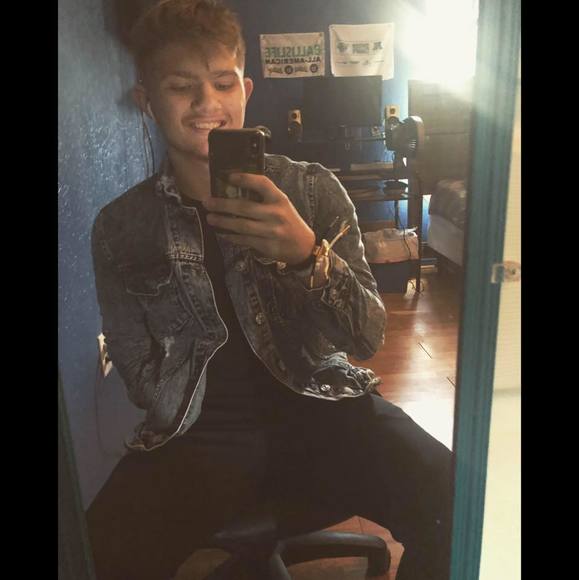 Profile Picture of Josey Bailey (@joseybailey) on Poshmark