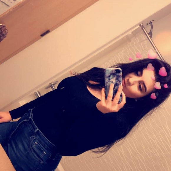 Profile Picture of Esperanza Jimenez (@esperanzaaa1) on Poshmark