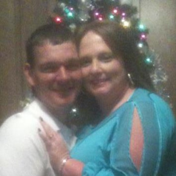 Profile Picture of Lynette Cox (@lynettecox) on Poshmark
