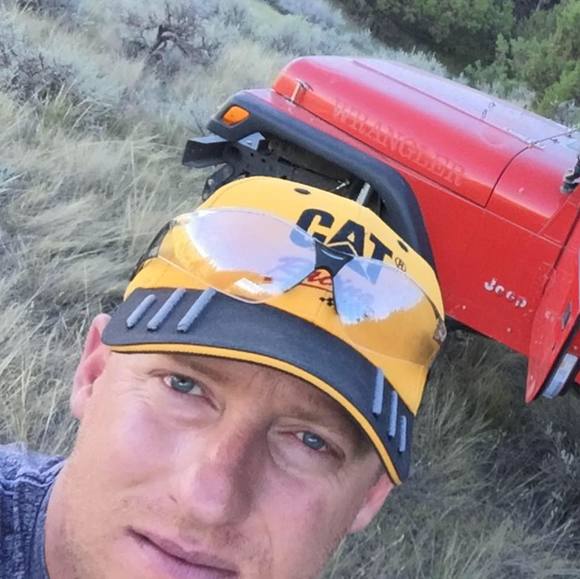 Profile Picture of Dustin Stutheit (@dstutheit) on Poshmark