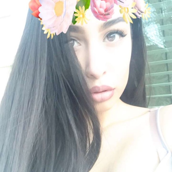 Profile Picture of Gisela Ramos (@giselaa7) on Poshmark