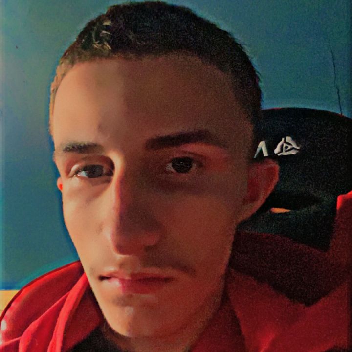 Profile Picture of Nick (@nicholashampson) on Tiktok