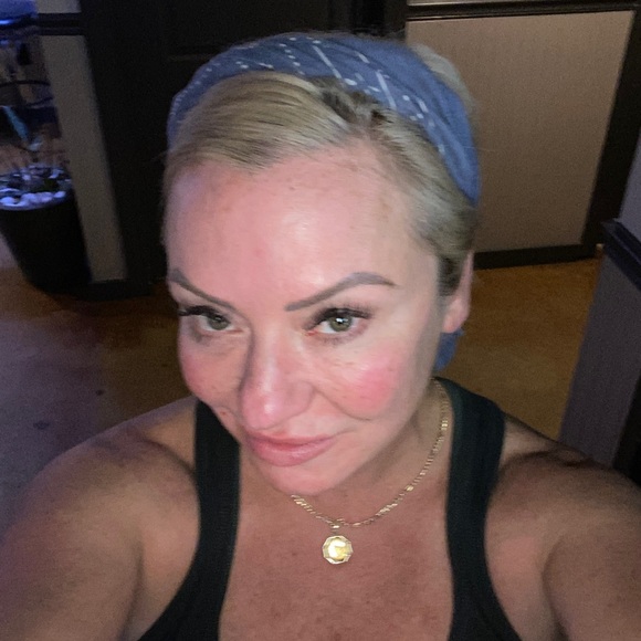 Profile Picture of Jennifer Kaye (@jennifer_ferree) on Poshmark