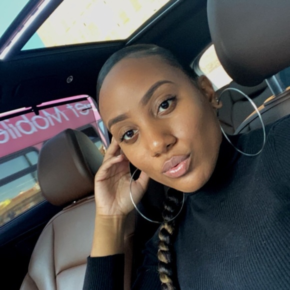 Profile Picture of Taylor Jeffreys (@taylortamia209) on Poshmark