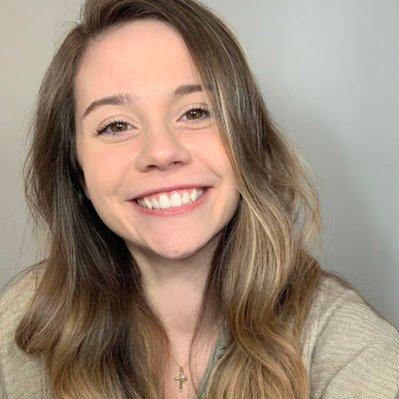 Profile Picture of Zoe Dauner (@zoemdauner) on Poshmark