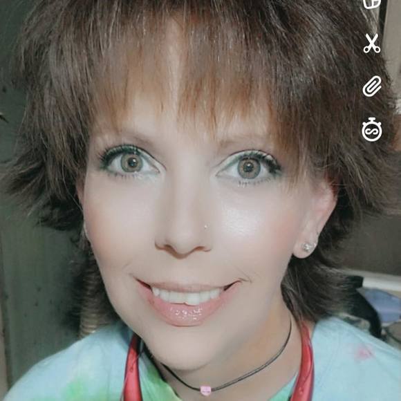 Profile Picture of Dee Bryan (@dee47240) on Poshmark