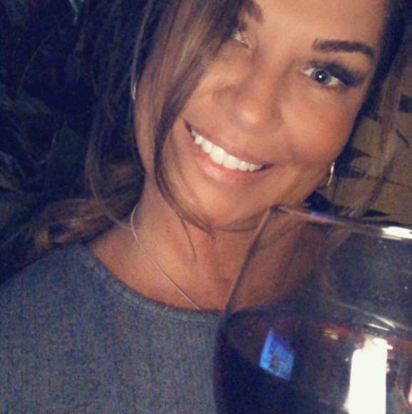 Profile Picture of Mandy Adair (@farmgirl1975) on Poshmark
