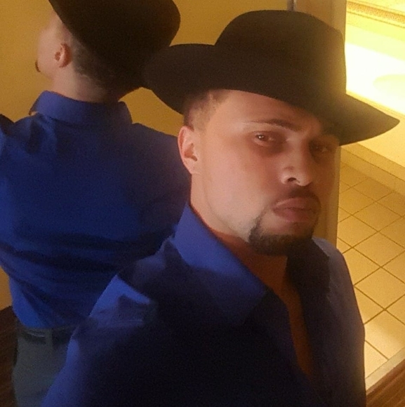 Profile Picture of Rob Stewart (@robstayfit526) on Poshmark