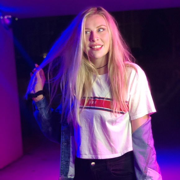 Profile Picture of Sydney Icenhower (@sydneyicenhower) on Poshmark