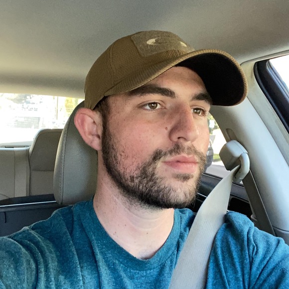 Profile Picture of Jon Hand (@jonhand) on Poshmark