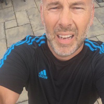 Profile Picture of Steve Barratt (@GrandadShark) on Twitter