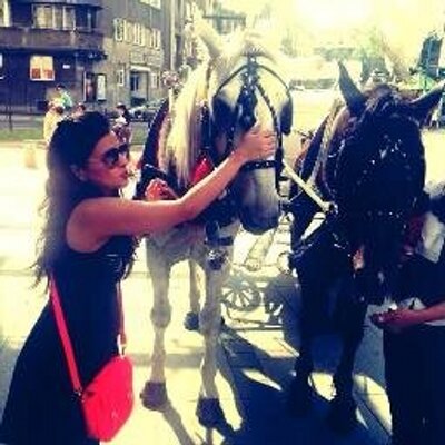 Profile Picture of Simi Sethi (@simisethi16) on Twitter