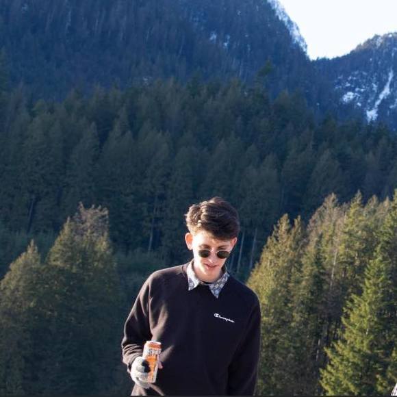 Profile Picture of Daniel Drury (@danielhdrury) on Poshmark