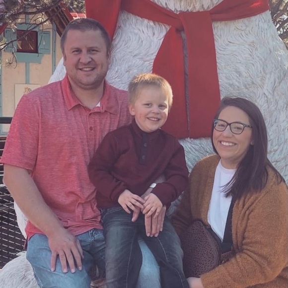 Profile Picture of Lauren Honas (@lhonas) on Poshmark