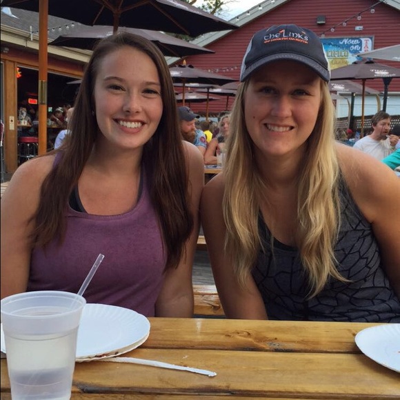 Profile Picture of Ellen Cernik (@ellencernik) on Poshmark