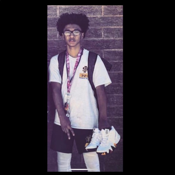 Profile Picture of Anthony Ford (@anthonyford99) on Poshmark