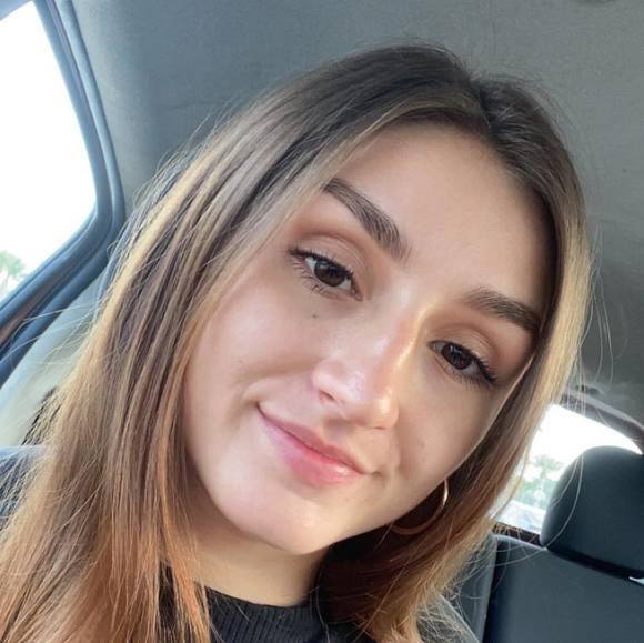 Profile Picture of Anna Bennazar (@isabelabennazar) on Poshmark