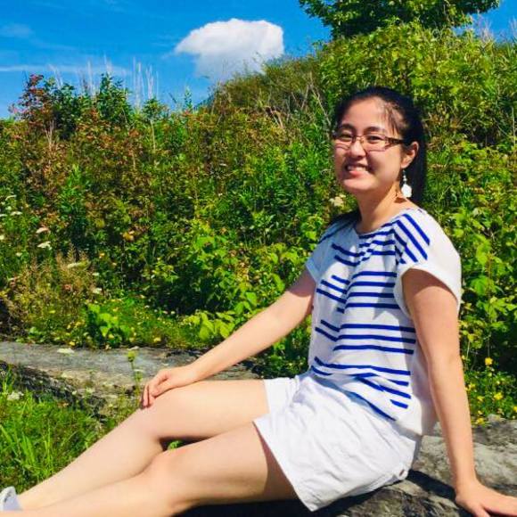 Profile Picture of Wendy Yang (@wendy434) on Poshmark
