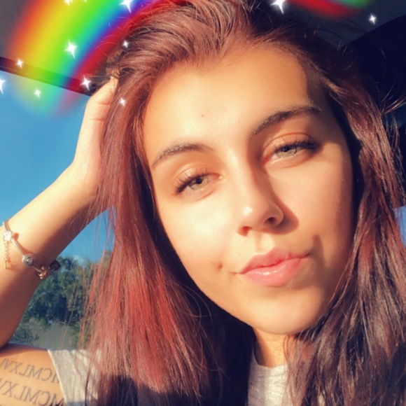 Profile Picture of Hannah Kurilko (@hkurilko) on Poshmark