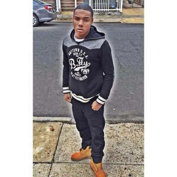 Profile Picture of Jean Francois (@jeaan_1) on Poshmark