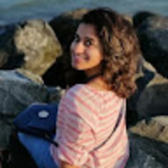 Profile Picture of Shreeya Lokare (@shreeyalokare) on Poshmark