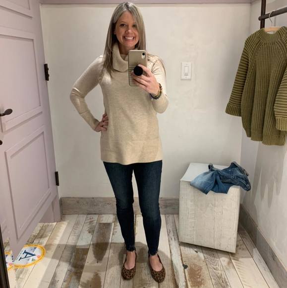 Profile Picture of Amie Wade (@amielynn2) on Poshmark