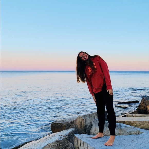 Abby Koenen - Poshmark Profile Picture of Abby Koenen (@abby_koenen) on Poshmark