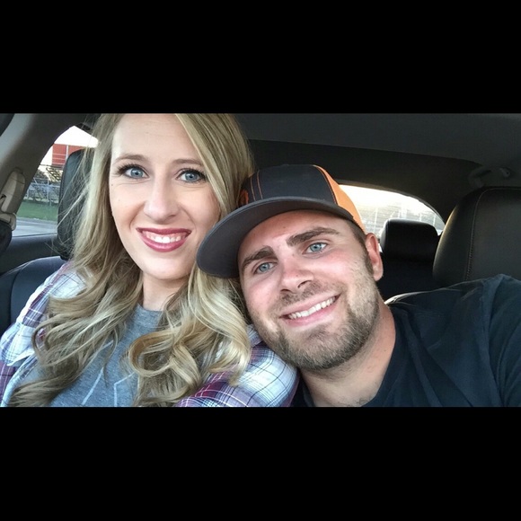 Shelby Whitten - Poshmark Profile Picture of Shelby Whitten (@shelbywhitten) on Poshmark