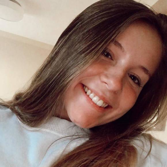 Profile Picture of Alexa Femiano (@aleeexa16) on Poshmark