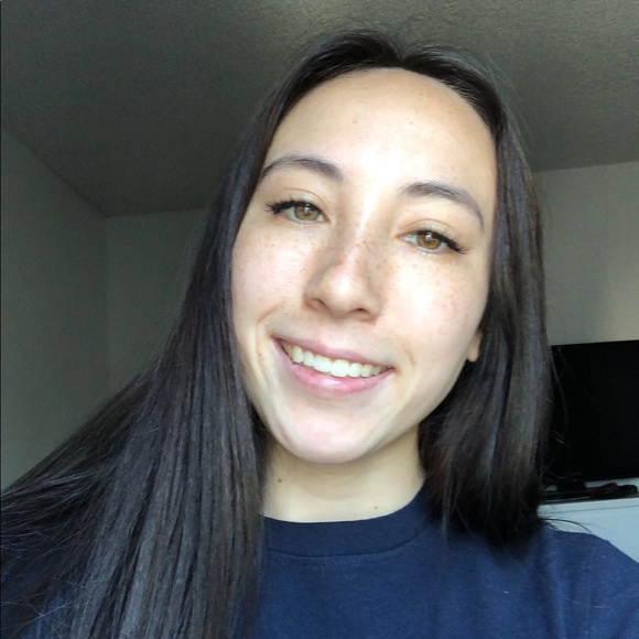 Loralee Redding - Poshmark Profile Picture of Loralee Redding (@loraleeredding) on Poshmark