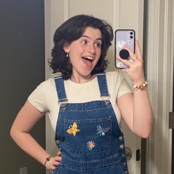Profile Picture of Ava Simms (@avar30) on Poshmark