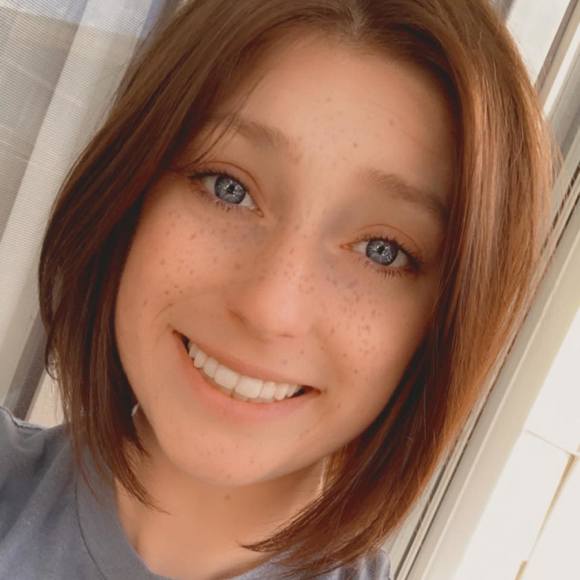 Profile Picture of Megan Metcalf (@meg_metcalf) on Poshmark