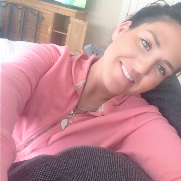 Drew Beedle - Poshmark Profile Picture of Drew Beedle (@drewannxo) on Poshmark