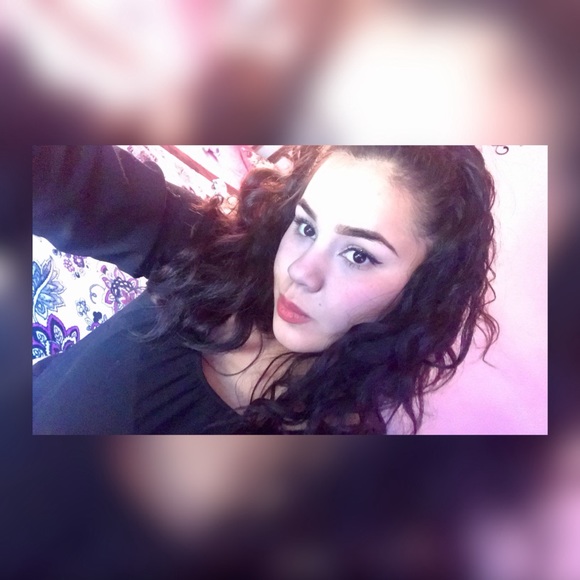 Profile Picture of Mariana Enriquez (@elizethen) on Poshmark