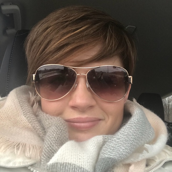 Profile Picture of Megan Stembridge (@mjstembridge) on Poshmark
