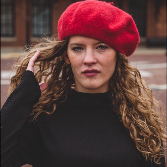 Profile Picture of Laney Maschek (@laneymaschek17) on Poshmark