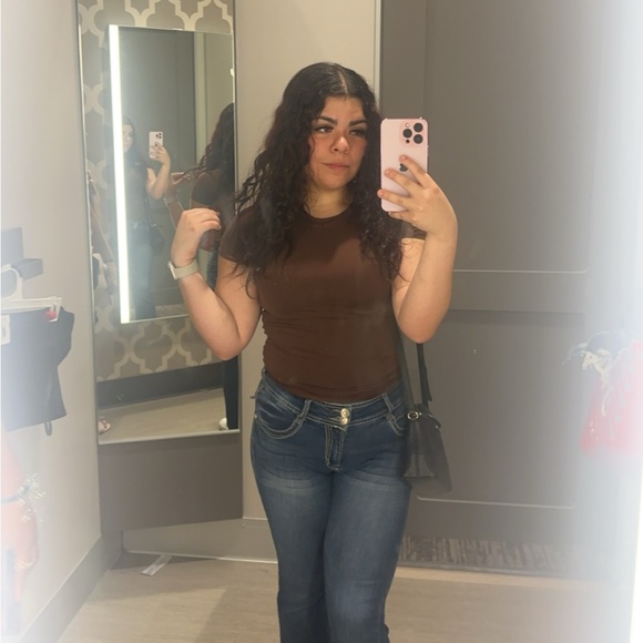 Profile Picture of Julissa Robles (@pizzalover1028) on Poshmark