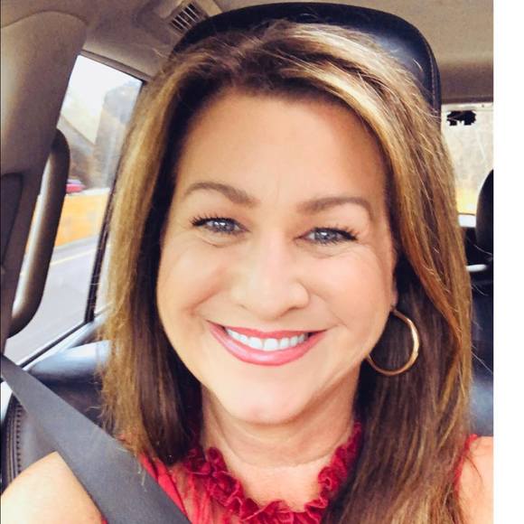 Profile Picture of Kim Derrick (@kimderrick720) on Poshmark